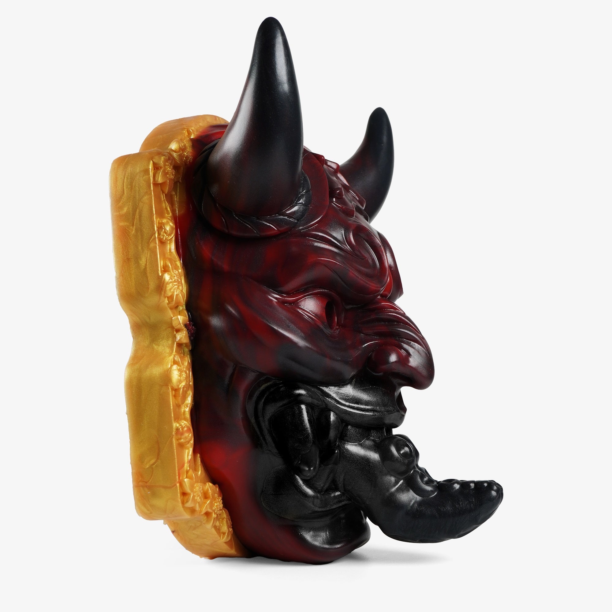 The oni grinder front angle.